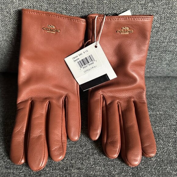 NWT! Coach Women Plaque Leather Tech Gloves/CB434 Saddle/Brown Size 6 1/2 - Picture 1 of 7